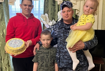 Многодетный отец росгвардеец Волоколамского ОВО — филиала ФГКУ «УВО ВНГ России по Московской области» Денис Ромашов поделился секретом воспитания детей