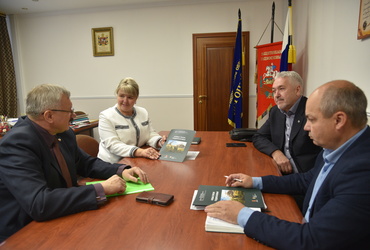 В администрации обсудили реализацию проекта «Палитра героизма» в округе