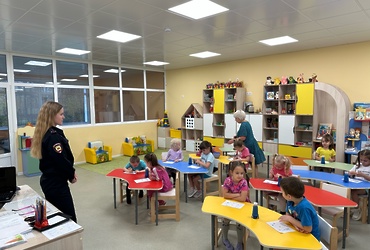 Сотрудники ОМВД России «Лотошинский» провели акцию «Наше здоровье — в наших руках»