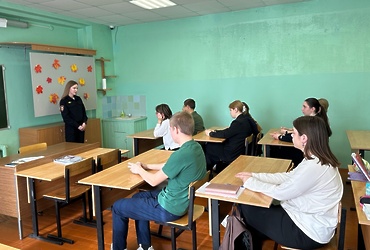 Сотрудники ОМВД России «Лотошинский» провели профилактическую беседу со школьниками