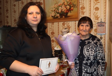 Жительницу деревни Щеглятьево поздравили с юбилеем