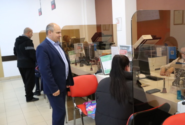 Александр Шагиев провел проверку работы МУ «МФЦ муниципального округа Лотошино»