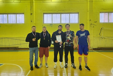 В минувшие выходные в спортивном зале поселка Кировский в рамках празднования Дня тренера, прошел межрайонный турнир по стритболу