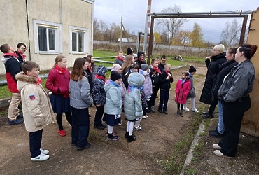 Учащиеся Микулинской гимназии узнали о работе ВЗУ № 2 в Микрорайоне поселка Лотошино