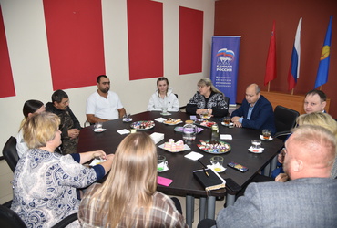 «Будем поддерживать и помогать по всем вопросам»: глава Лотошинского округа встретилась с семьями участников СВО