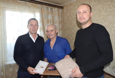 С 80‑летием поздравили жителя поселка Новолотошино
