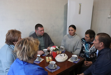 Семье погибшего участника СВО из Лотошино вручили новый холодильник