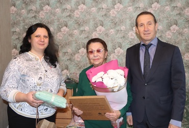 С юбилеем поздравили жительницу села Микулино
