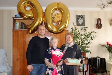 Жительницу посёлка Лотошино поздравили с юбилеем