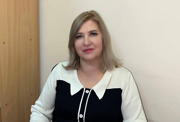 Поздравляем с днём рождения Арешину Ирину Витальевну, заведующую сектором организационно‑информационной работы