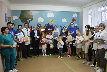 Подарки для пациентов «Доброй комнаты»