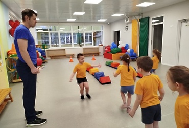 На минувшей неделе в детском саду «Мечта» состоялись спортивные соревнования для дошкольников, приуроченные ко Дню Героев Отечества