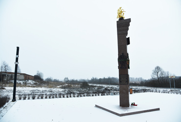 Завершились работы по благоустройству стелы «Населённый пункт воинской доблести» в деревне Калицино