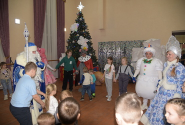 В Лотошинском ЦДК прошёл новогодний мастер‑класс для детей семей героев СВО