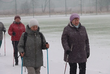 В январские выходные на центральном стадионе поселка Лотошино состоялись соревнования по скандинавской ходьбе