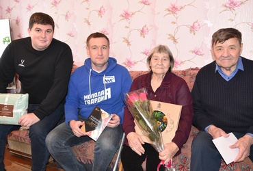 Жительницу деревни Ушаково поздравили с юбилеем