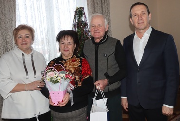 Семью Будановых поздравили с золотой свадьбой